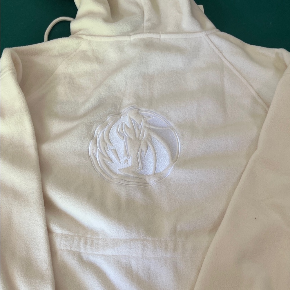 Woman’s Dallas Mavericks White Hooded Fleece Jacket - Picture 3 of 4